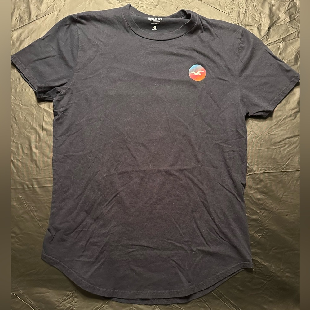 Large Navy Blue shirt w/ Hollister Graphic